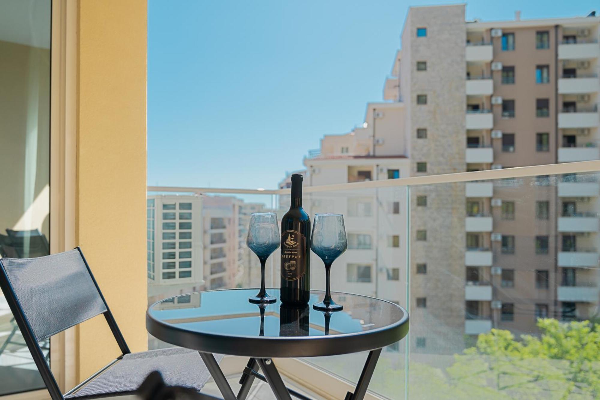 Mm Brown Budva